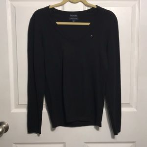 Women’s Tommy Hilfiger V-neck sweater!